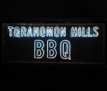 TORANOMON HILLS カフェ BBQ オリジナルネオンサイン